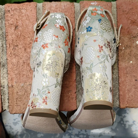 Fabric covered block heel sandals - Picture 9 of 11